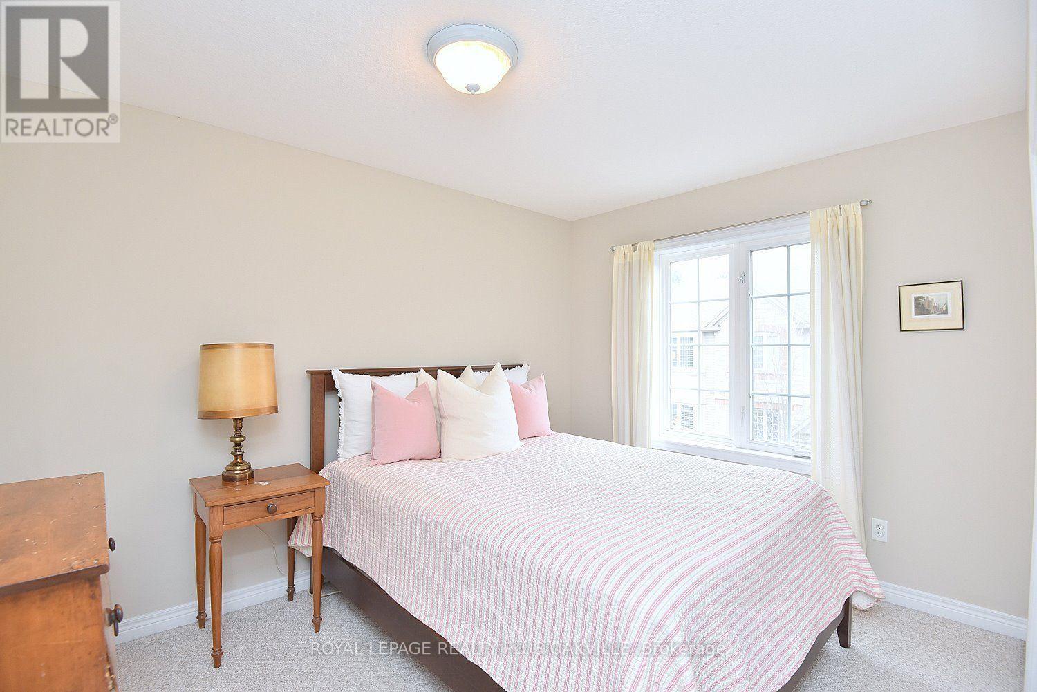 621 Budgeon Common — photo 28
