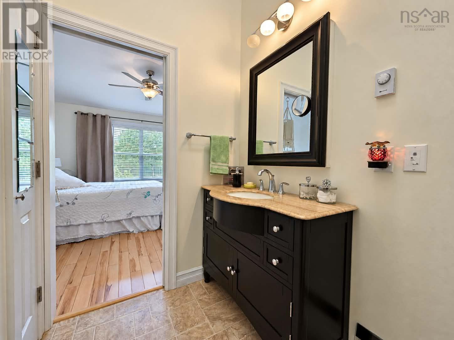 8 Covington Place - 33