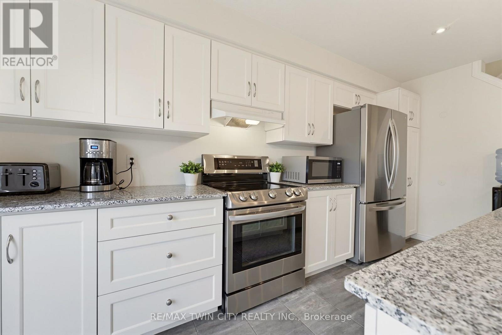 34 Freer Drive, North Dumfries, ON photo 10