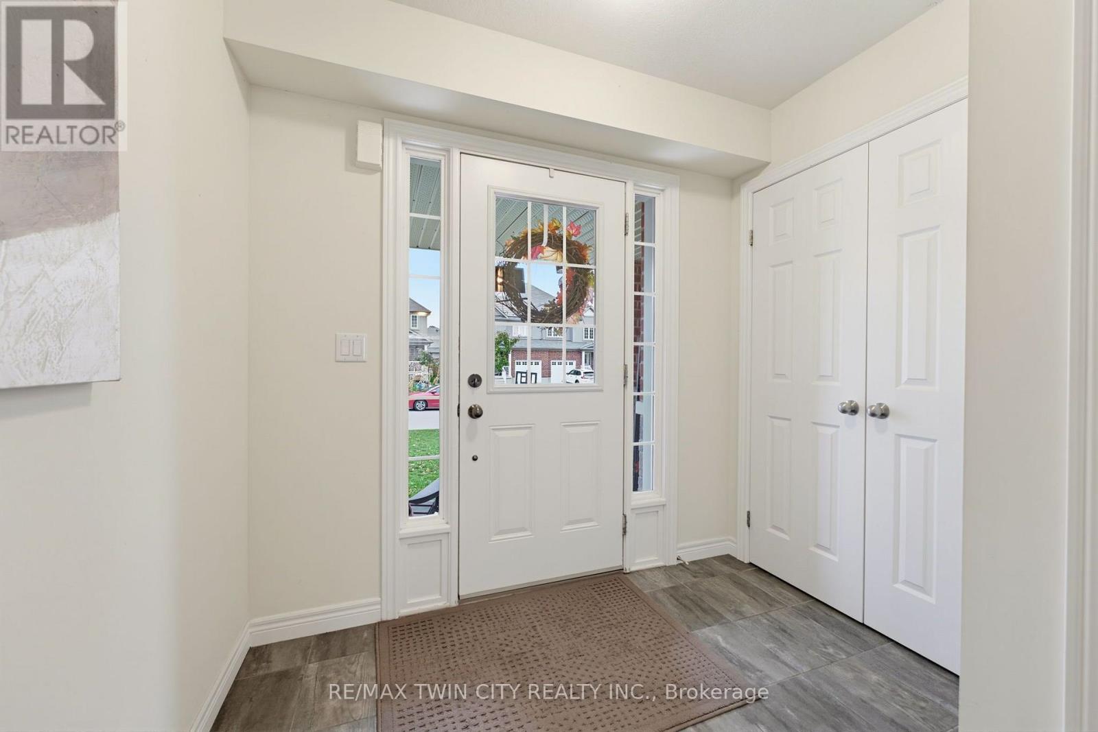 34 Freer Drive, North Dumfries, ON photo 4