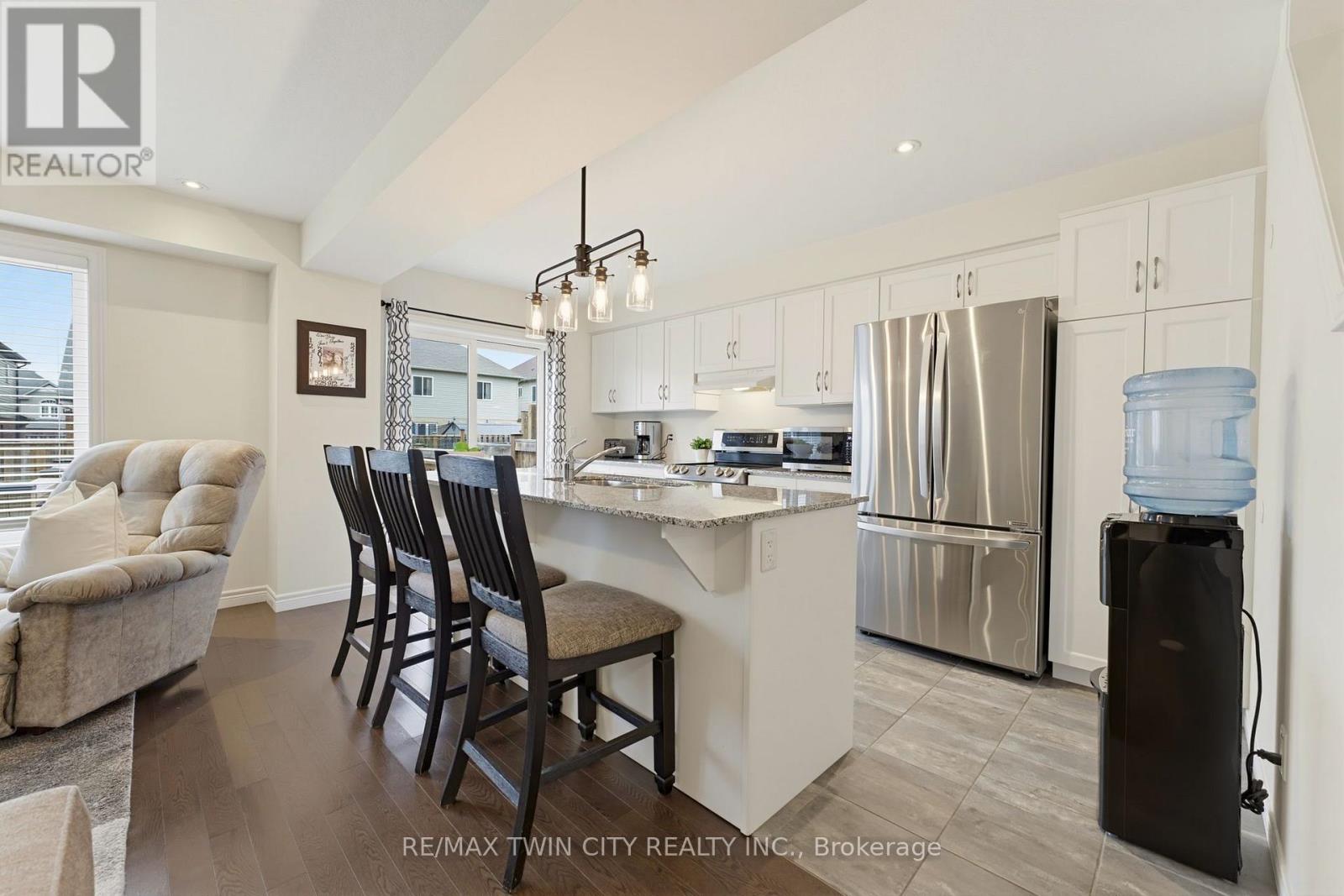 34 Freer Drive, North Dumfries, ON photo 8