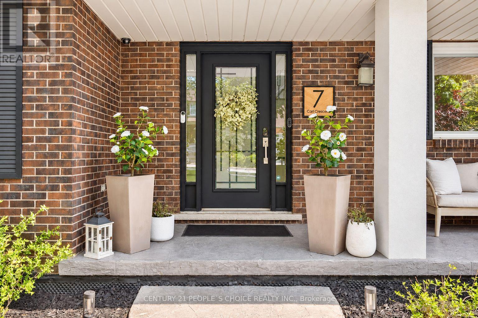 7 Carl Crescent, Hamilton, ON photo 3