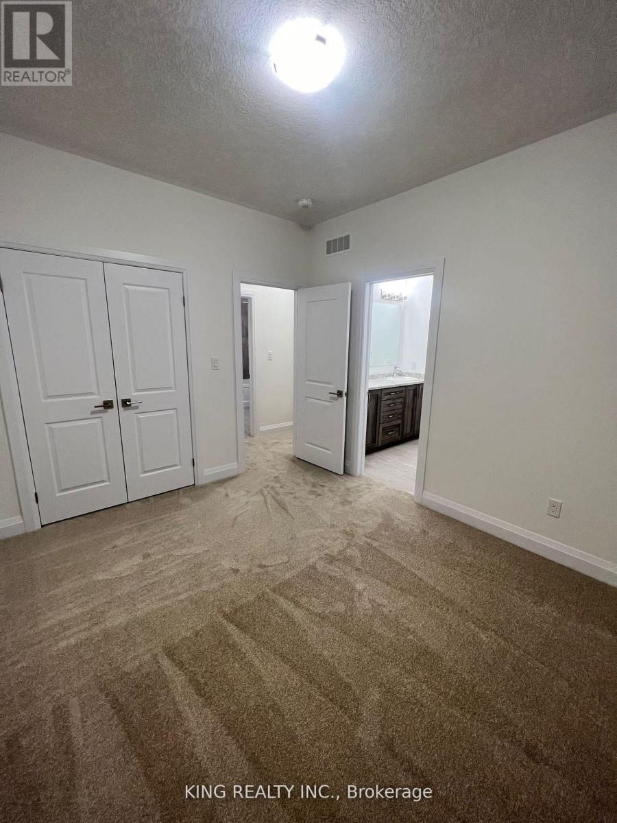 27 CARINA STREET — photo 2
