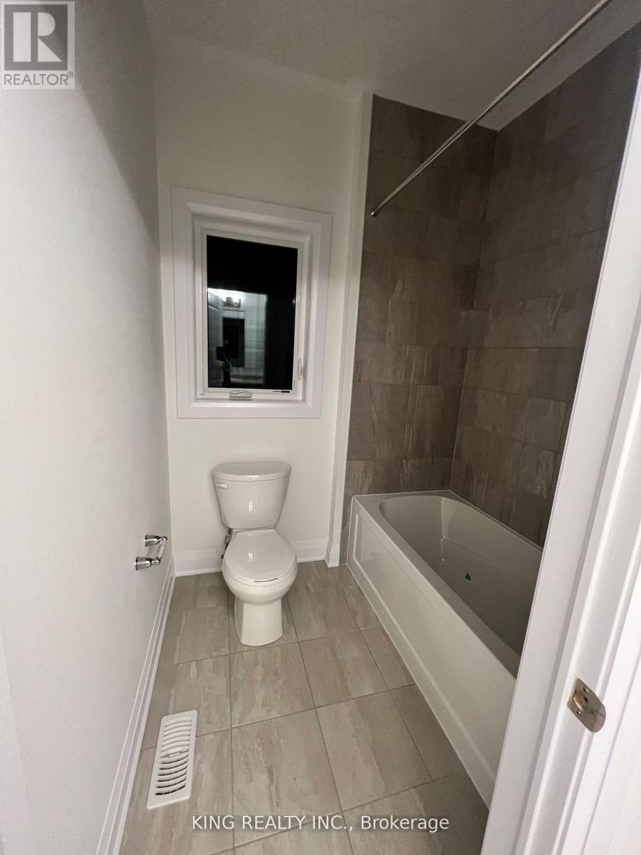 27 CARINA STREET — photo 3