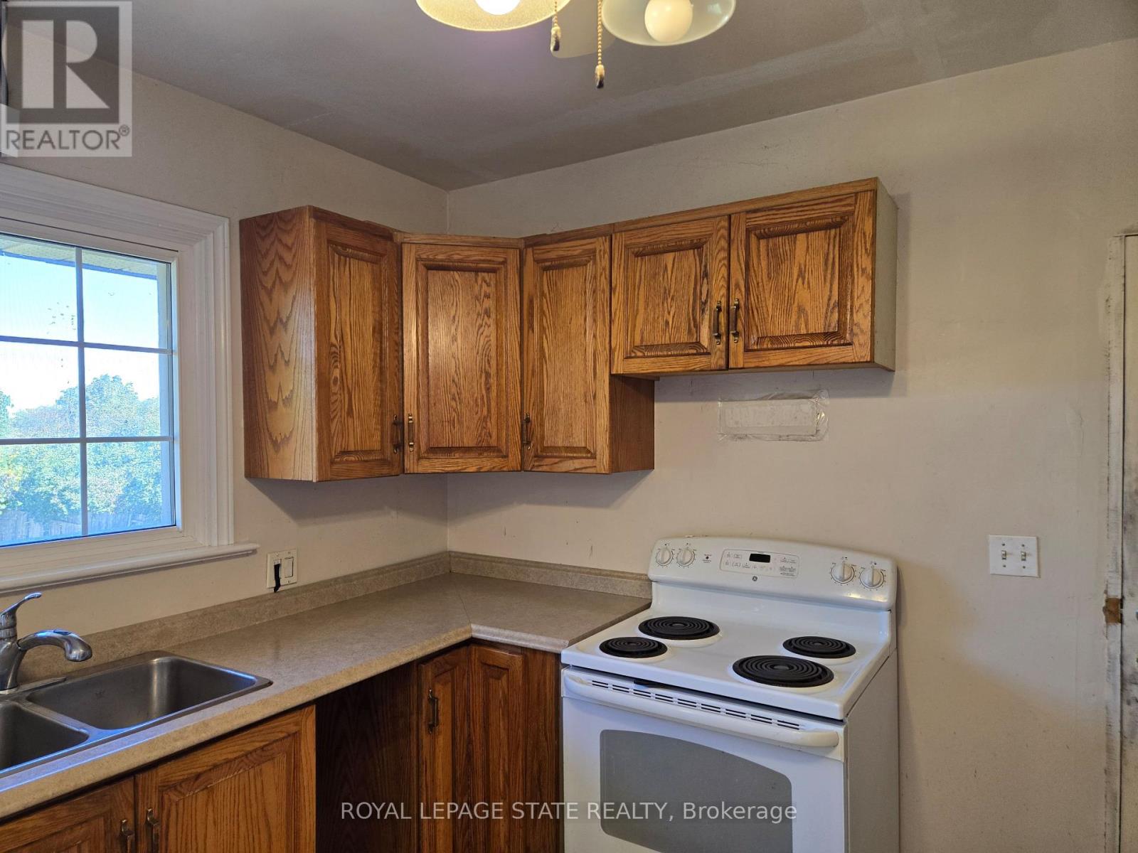 538 Main Street West, Grimsby, ON photo 10
