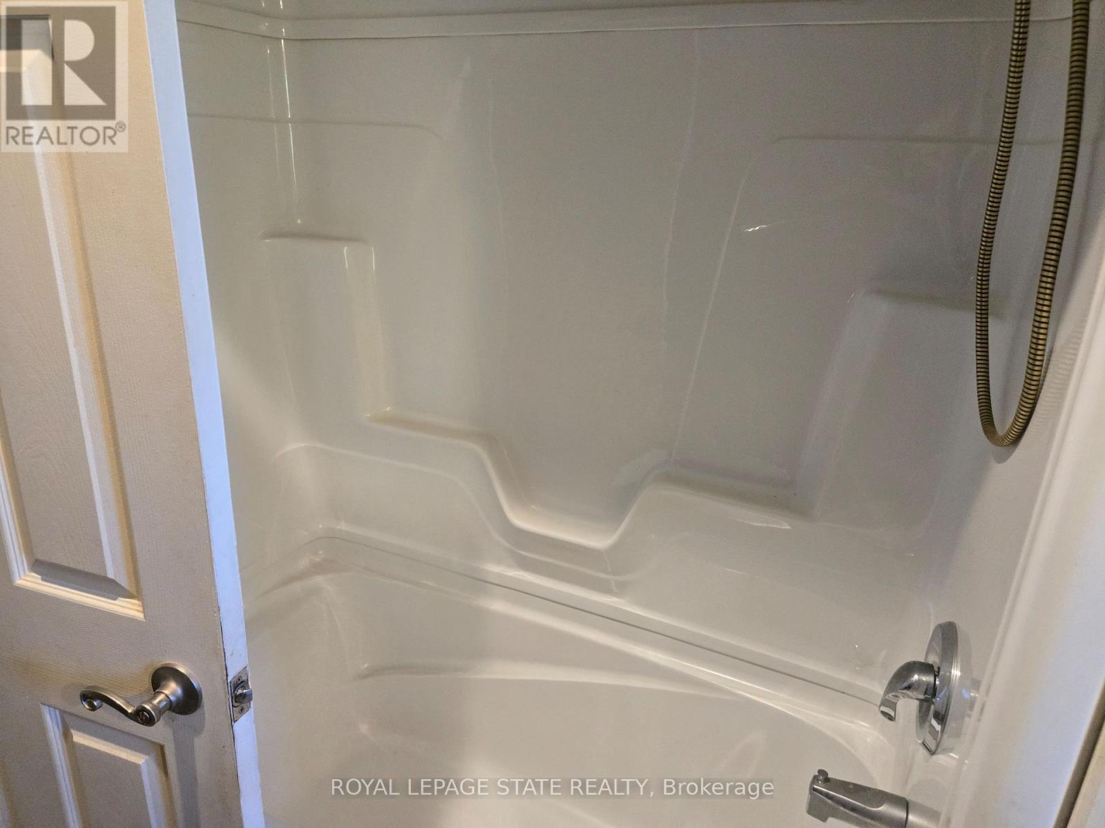 538 Main Street West, Grimsby, ON photo 16