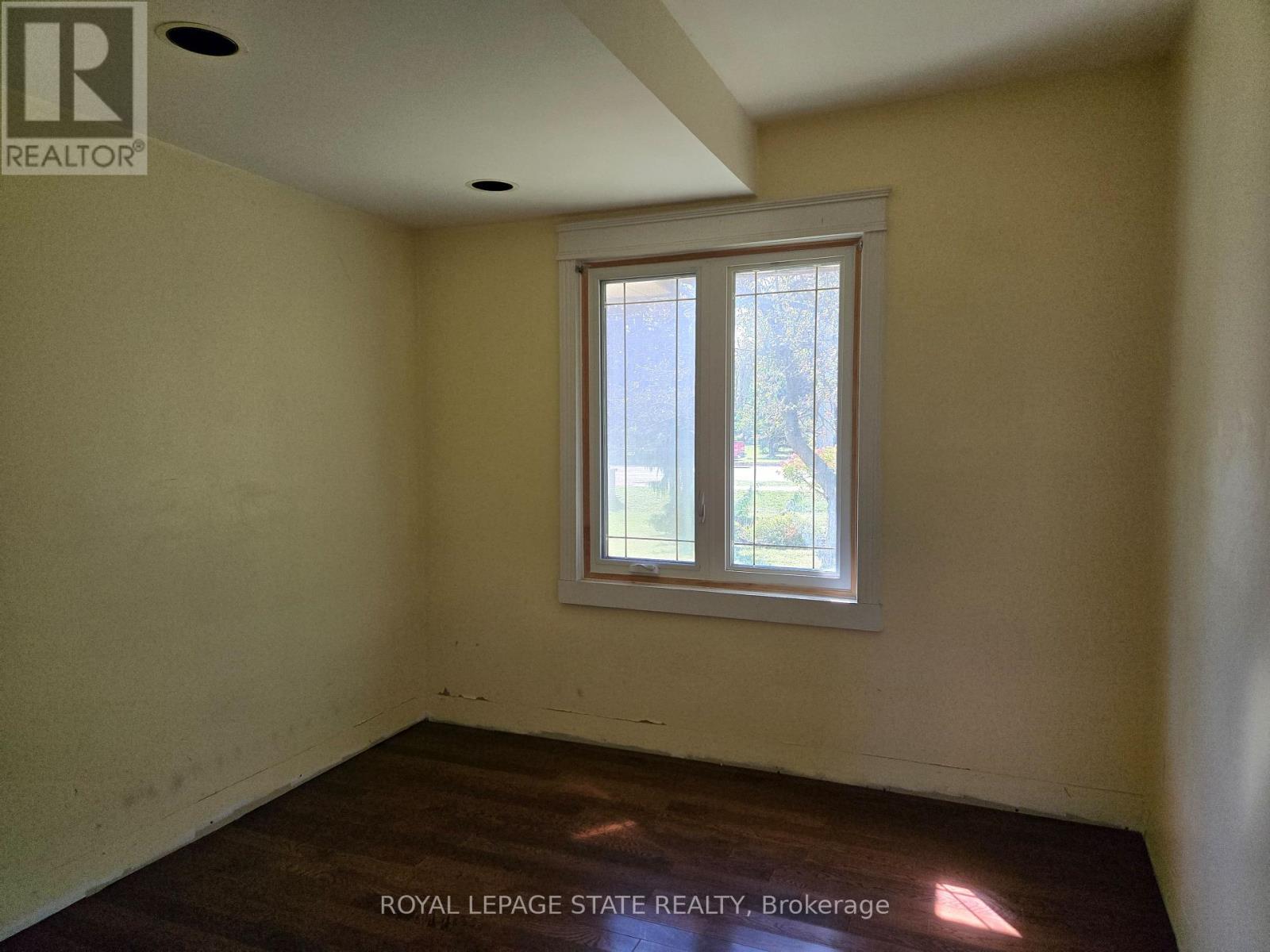 538 Main Street West, Grimsby, ON photo 17