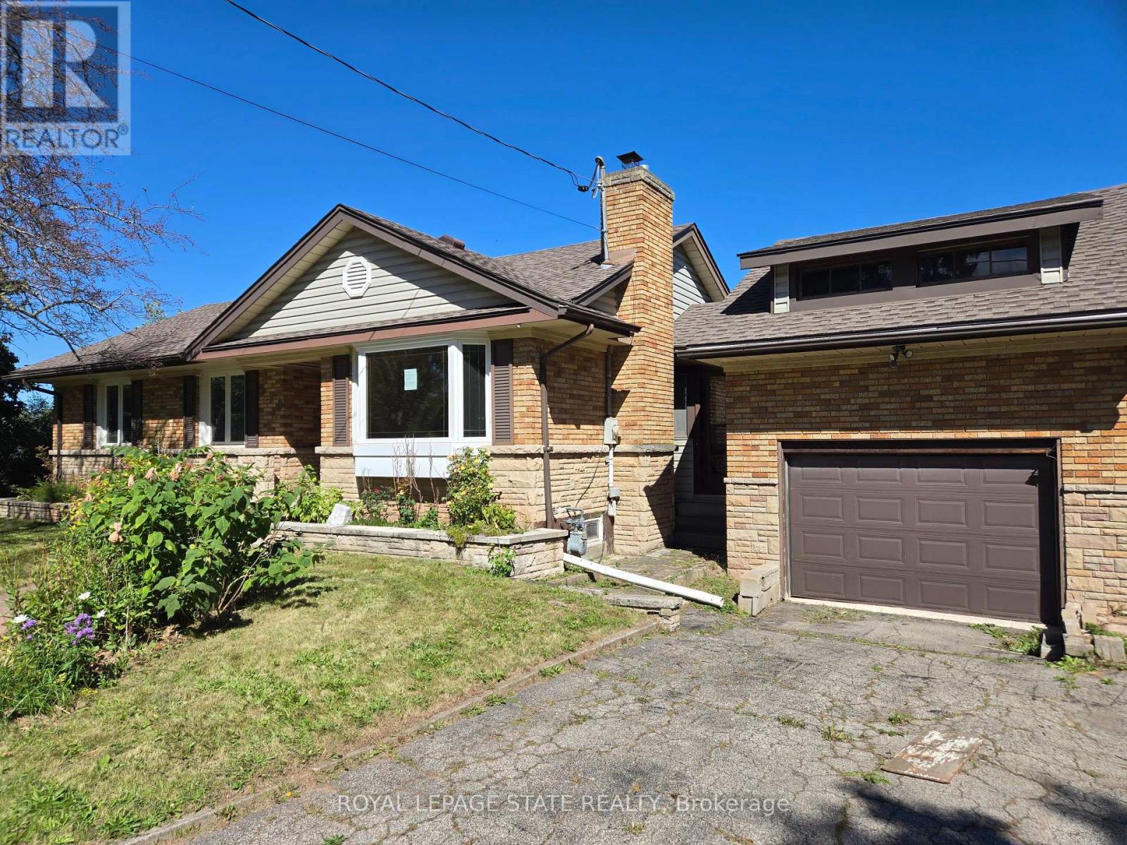 538 Main Street West, Grimsby, ON photo 2