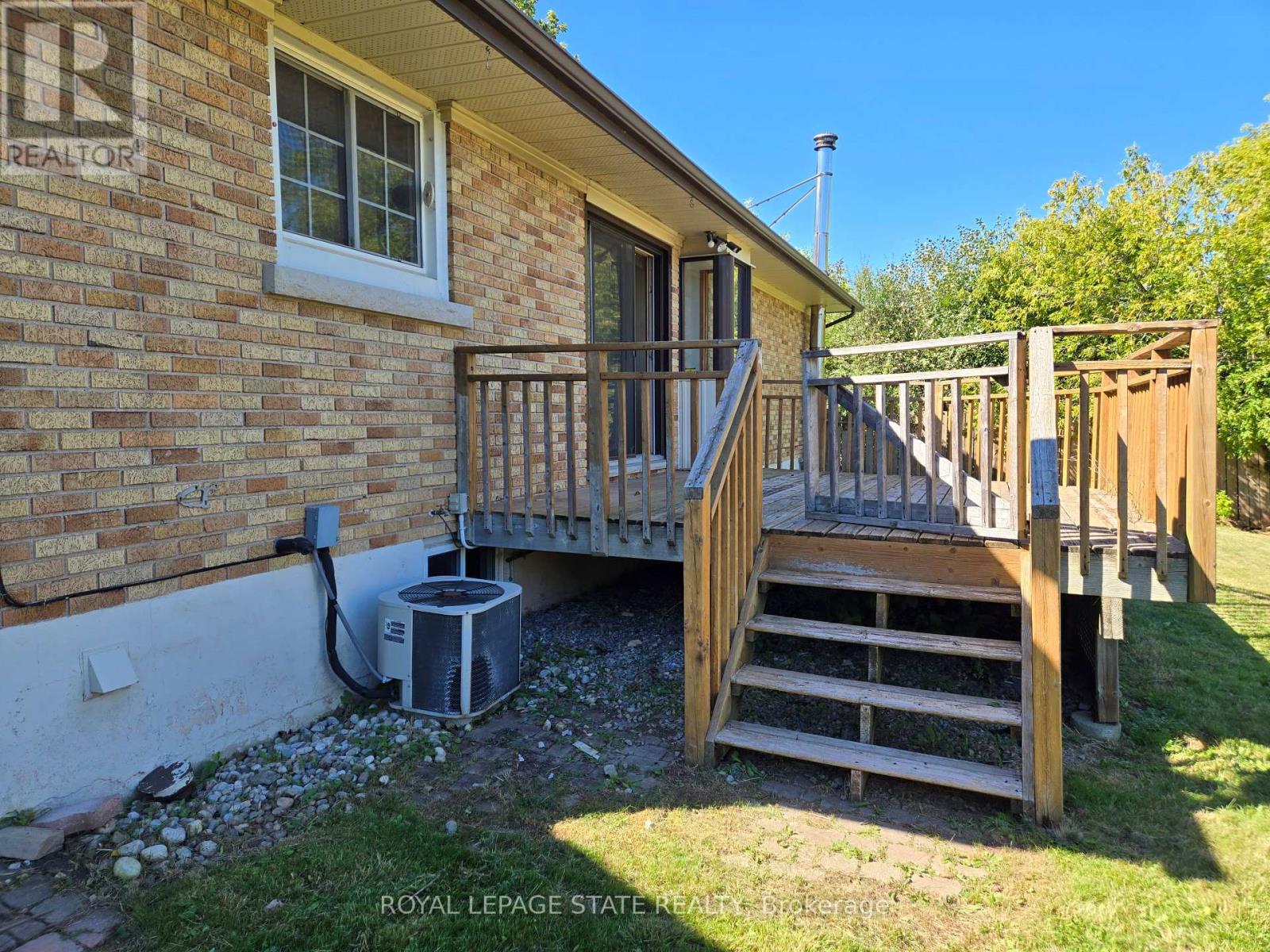 538 Main Street West, Grimsby, ON photo 25