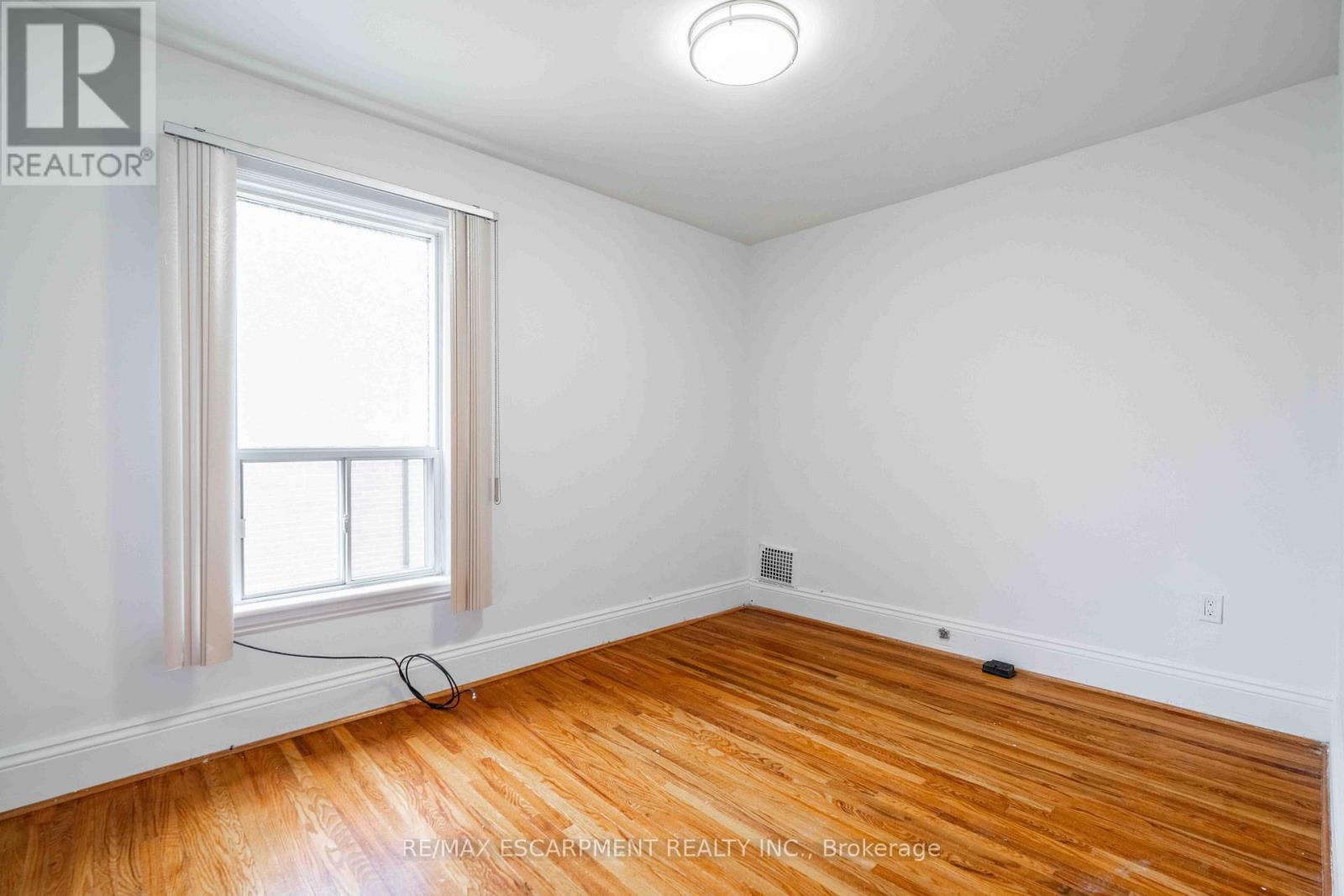 58 St. Matthews Avenue, Hamilton, ON photo 12