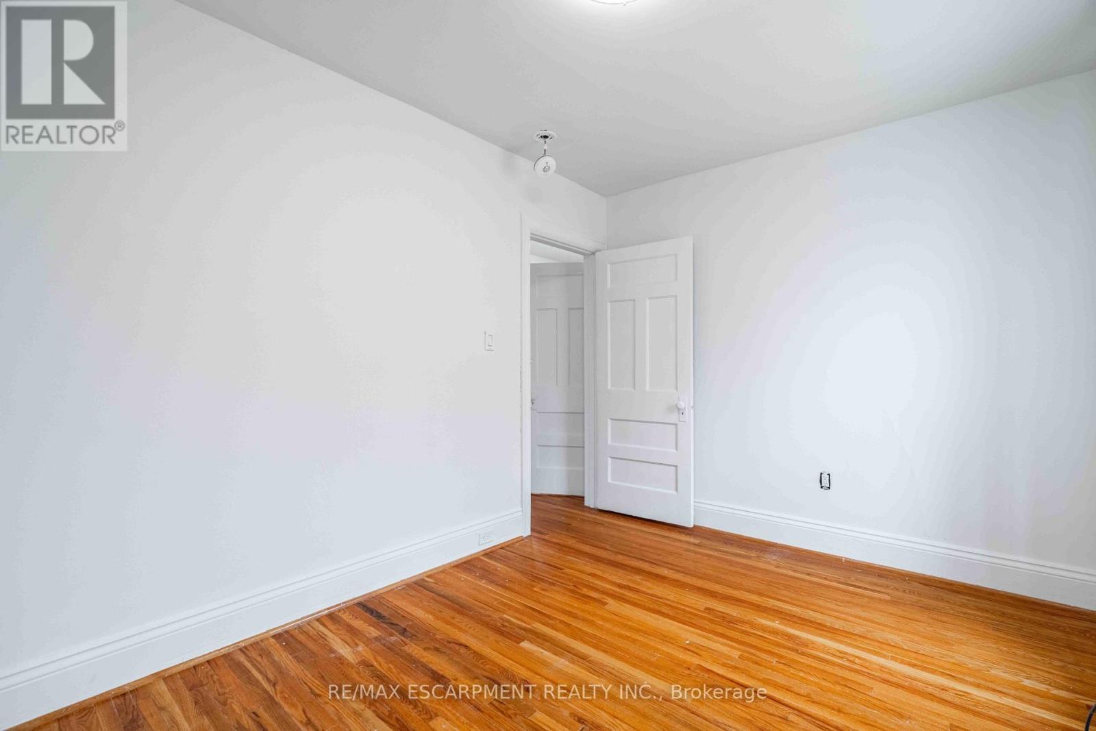 58 St. Matthews Avenue, Hamilton, ON photo 13