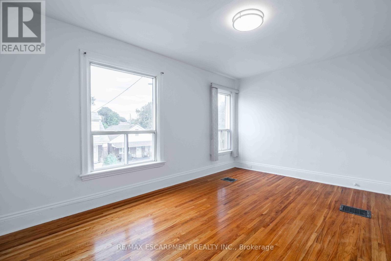 58 St. Matthews Avenue, Hamilton, ON photo 14