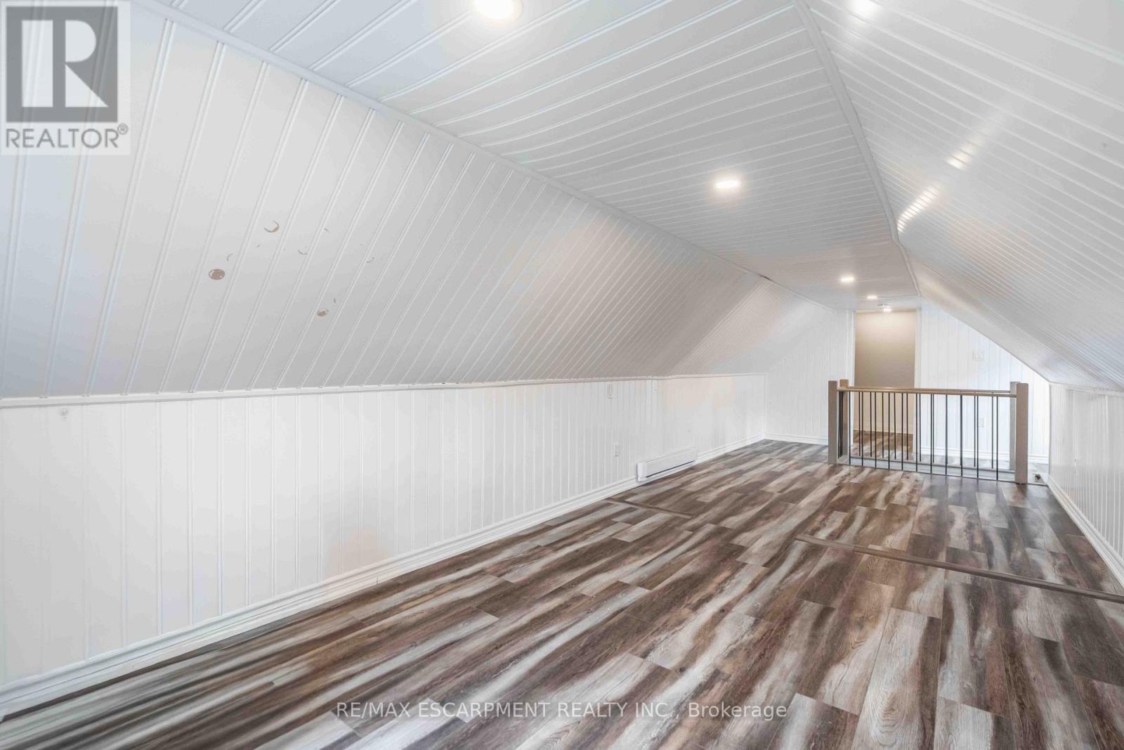 58 St. Matthews Avenue, Hamilton, ON photo 18
