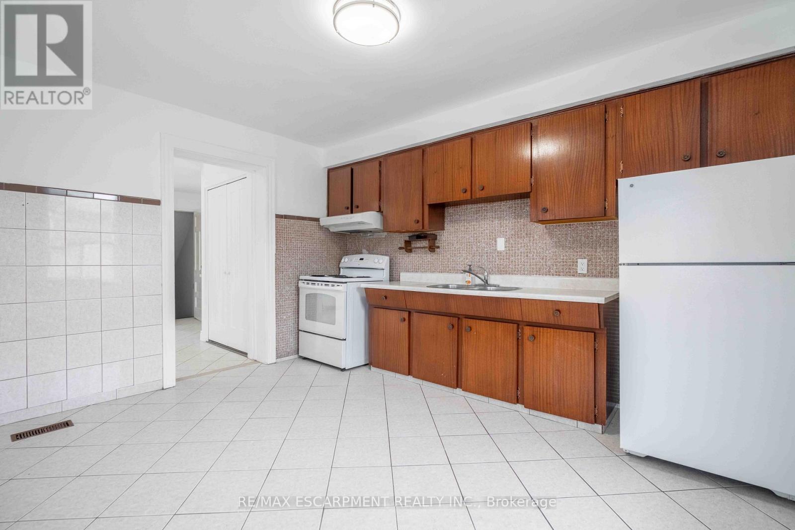 58 St. Matthews Avenue, Hamilton, ON photo 23