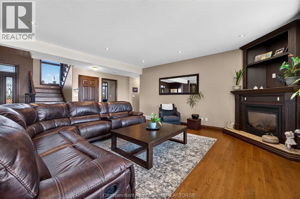 Photo 13 of 50