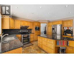 4pc Bathroom - 1114 Whitfield Avenue, Crossfield, AB T0M0S0 Photo 17