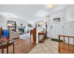 15276 95 Avenue, Surrey, BC V3R9C6 Photo 8