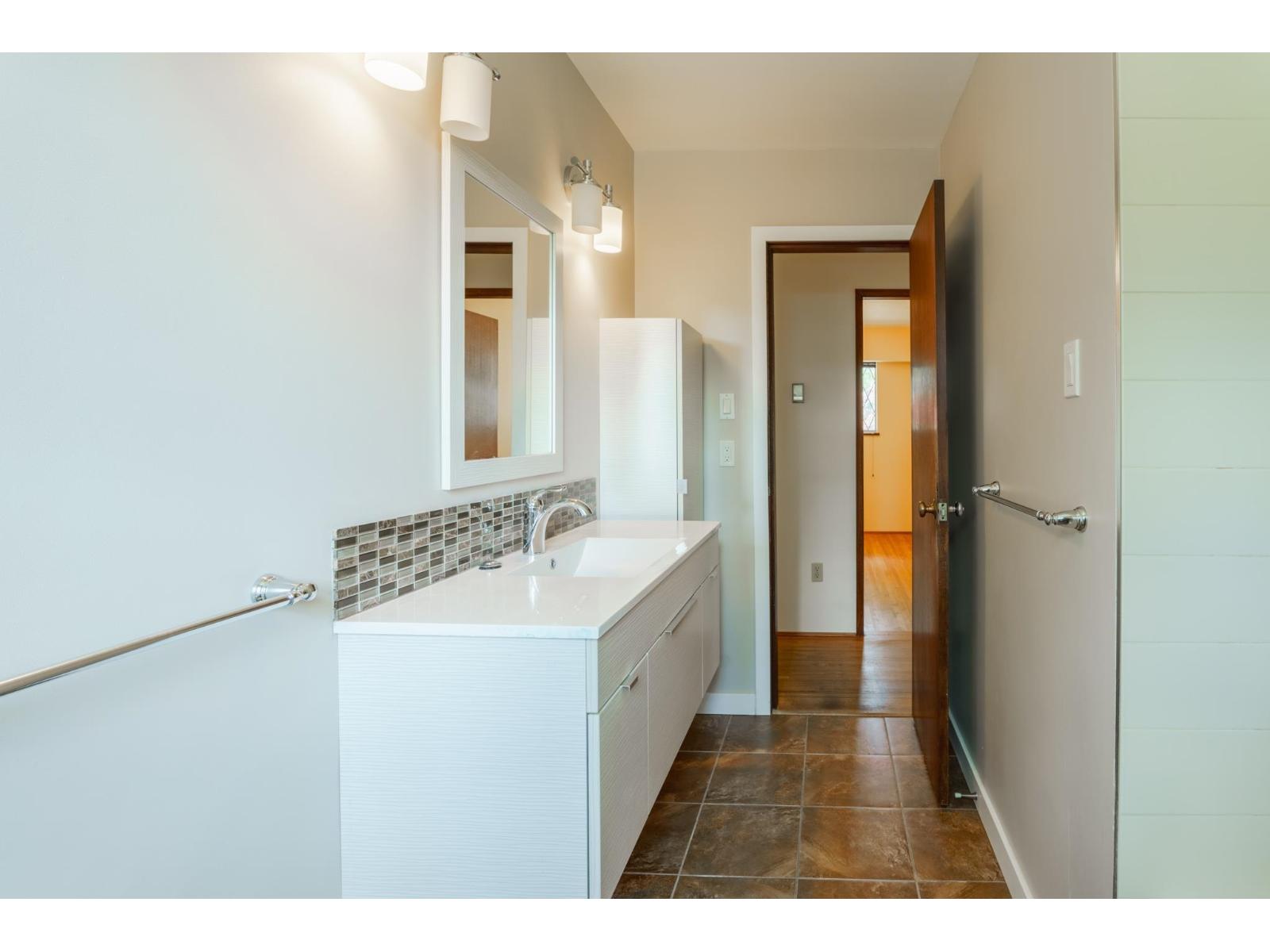 Photo of 15732 GOGGS AVENUE 21