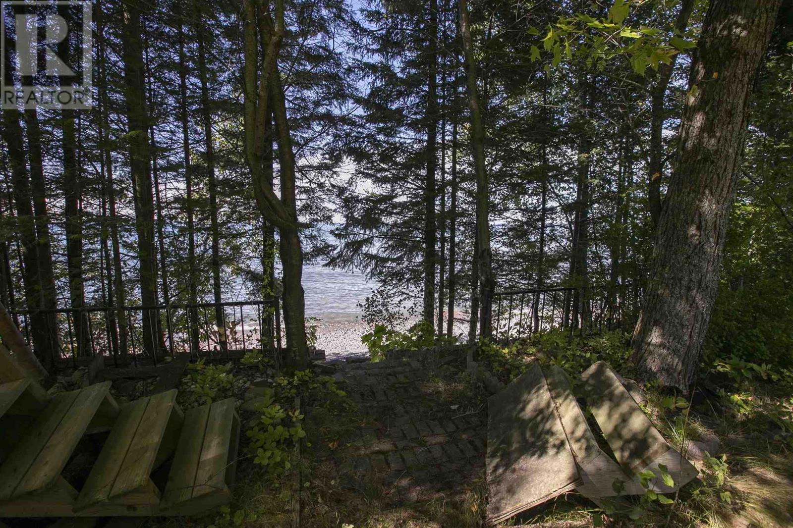 696 Lakeshore Dr S, Dennis Township — photo 15