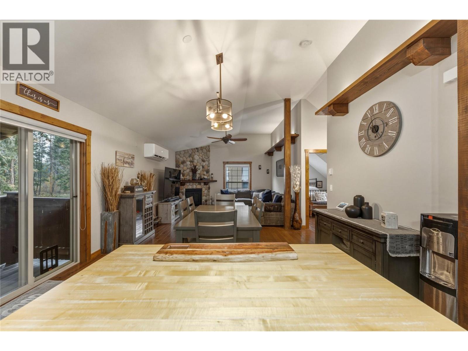 225 Falcon Avenue, Vernon
