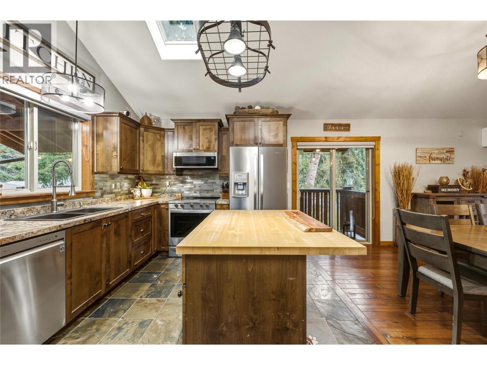 225 Falcon Avenue, Vernon