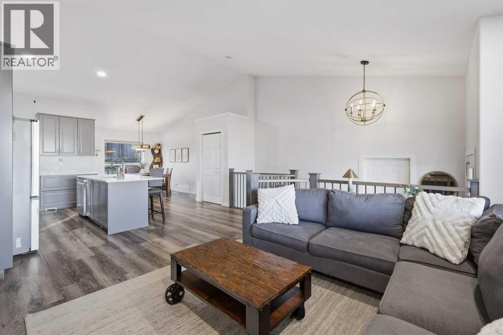 Listing photo – 57 Falcon Crescent, Sylvan Lake