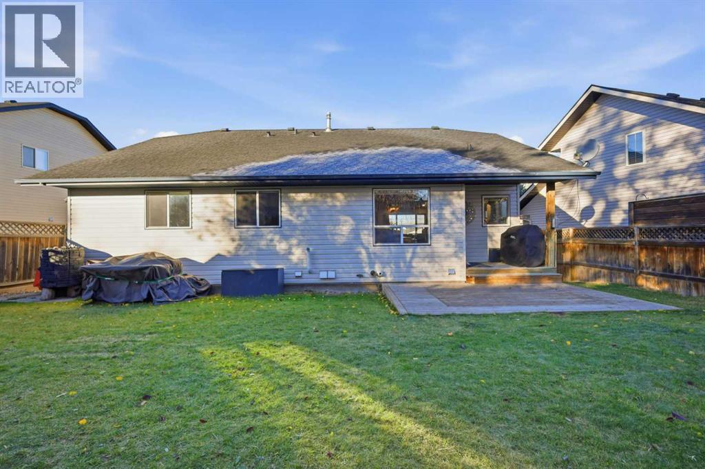 Listing photo – 57 Falcon Crescent, Sylvan Lake