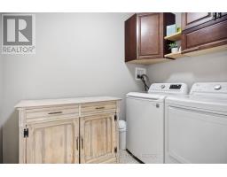 279 Oak Street, Lucan Biddulph, ON N0M2J0 Photo 8