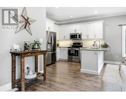 279 Oak Street, Lucan Biddulph, ON N0M2J0 Photo 9
