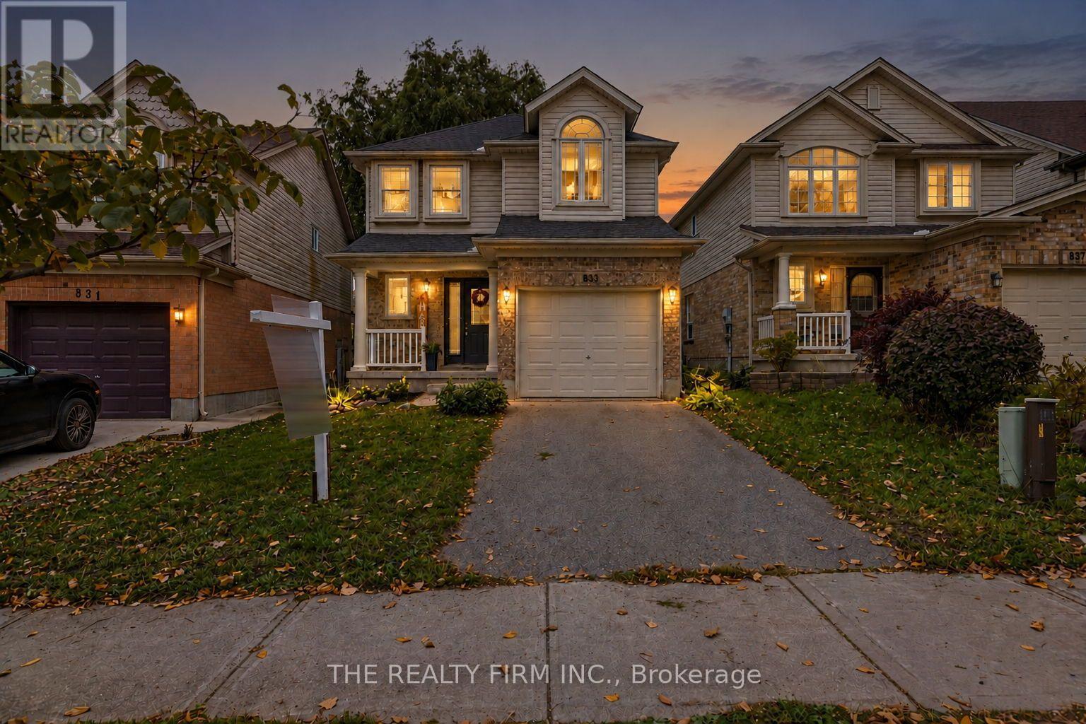 833 Capulet Lane — photo 2