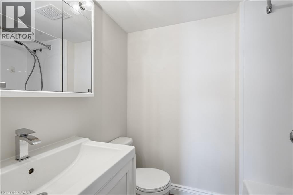 7 Gale Crescent — photo 10