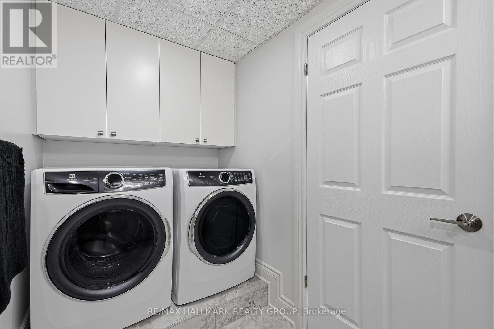 2360 Albert Street — photo 20