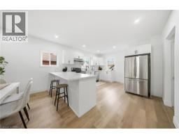 4pc Bathroom - 24 Park Road N, Brantford, ON N3S6T2 Photo 9
