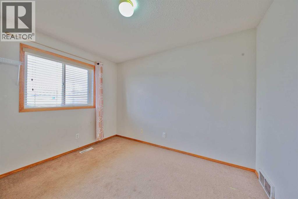 179 Saddlemead Close NE photo 10