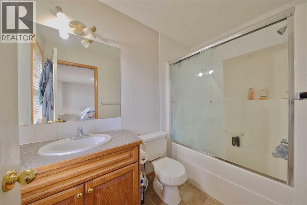 179 Saddlemead Close NE photo 13