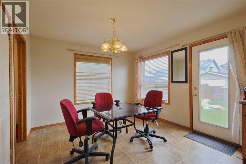 179 Saddlemead Close NE photo 4