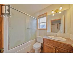 4pc Bathroom - 179 Saddlemead Close Ne, Calgary, AB T3J5E6 Photo 9