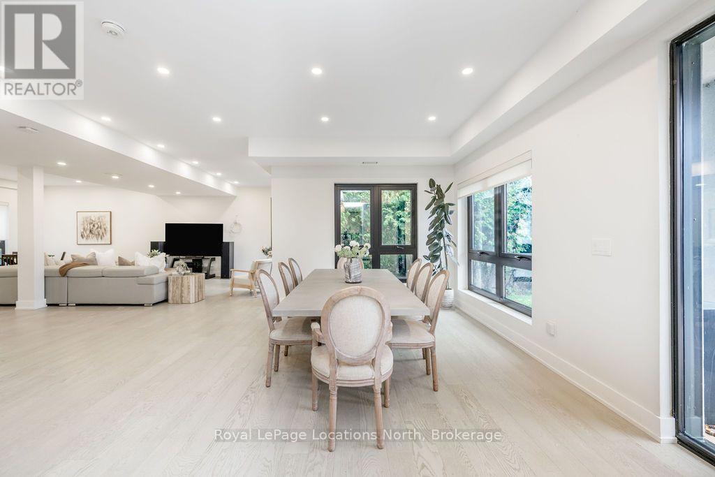 11 GEORGIAN MANOR DRIVE - 13