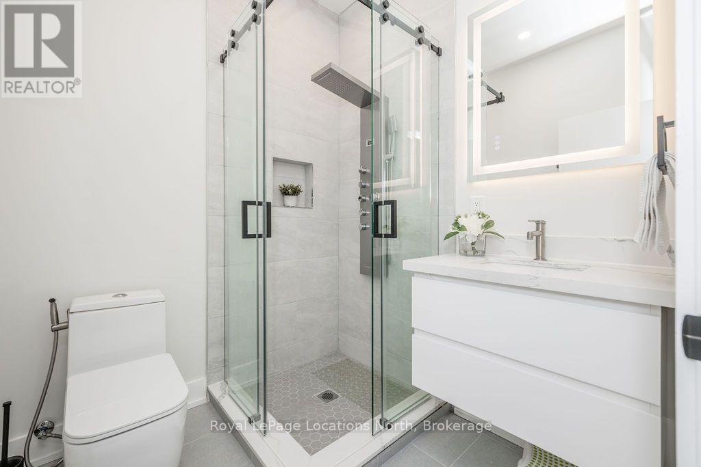 11 GEORGIAN MANOR DRIVE - 37