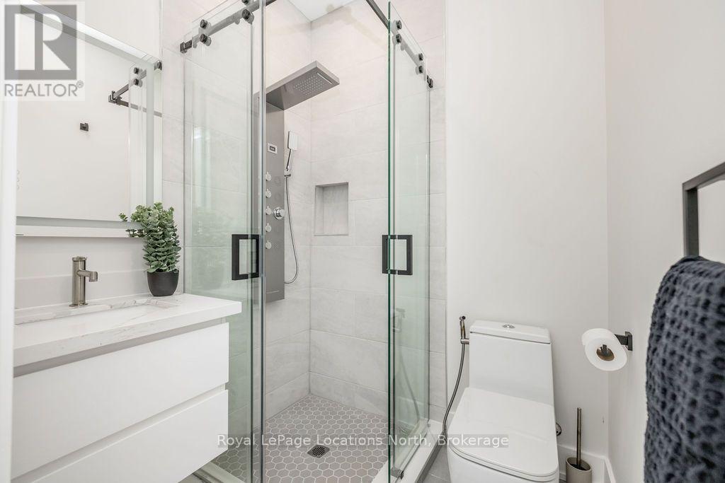 11 Georgian Manor Drive — photo 42