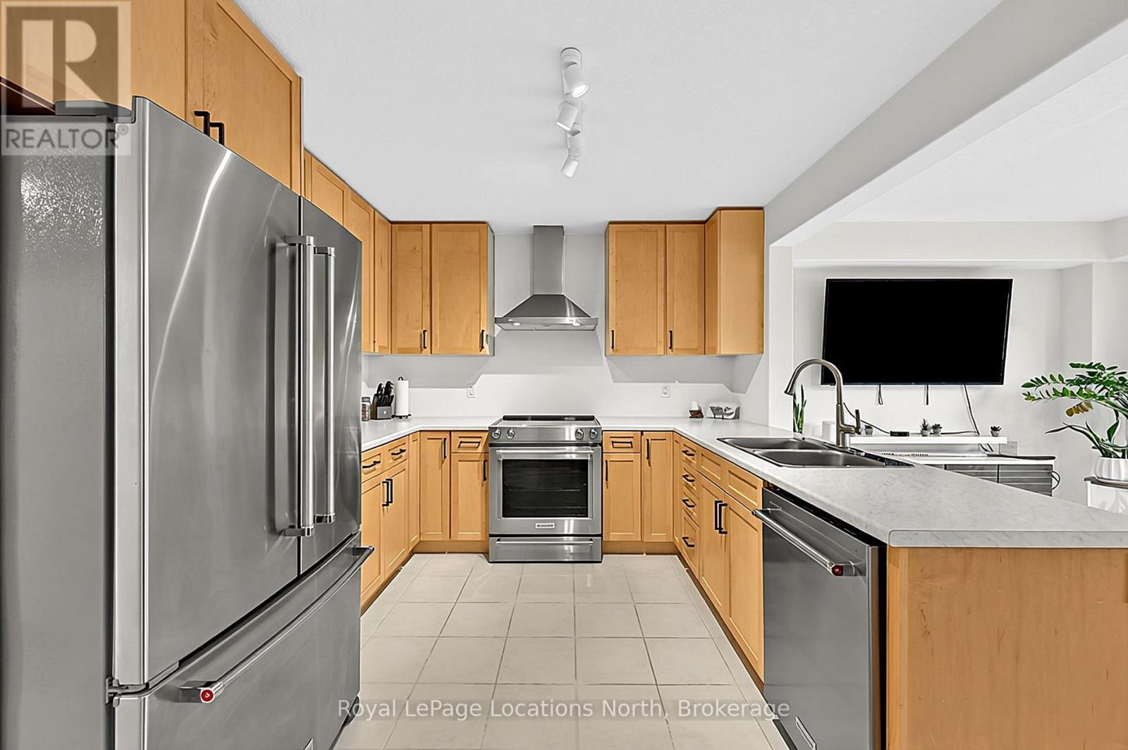 63 Archer Avenue — photo 17