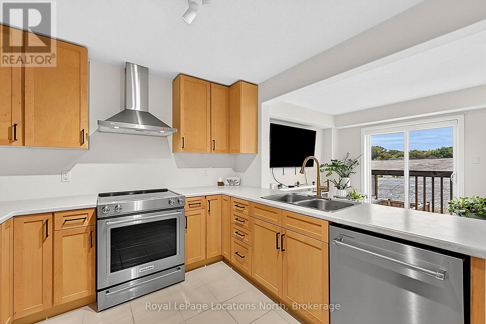 63 Archer Avenue — photo 18