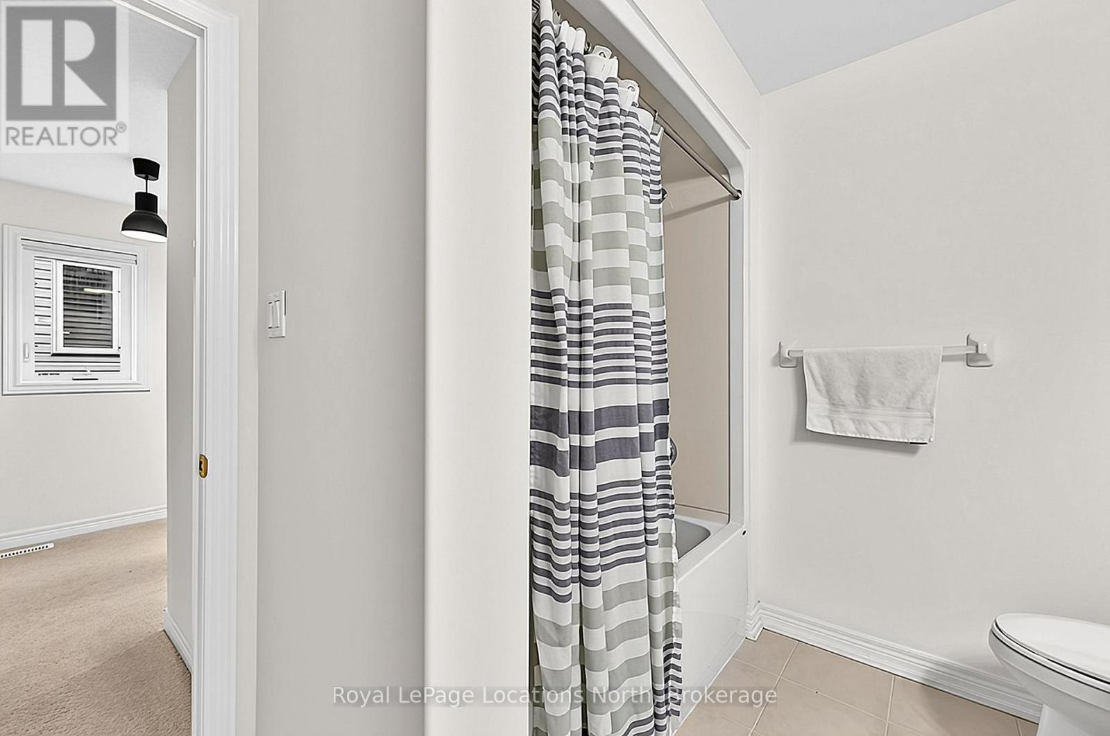 63 Archer Avenue — photo 32