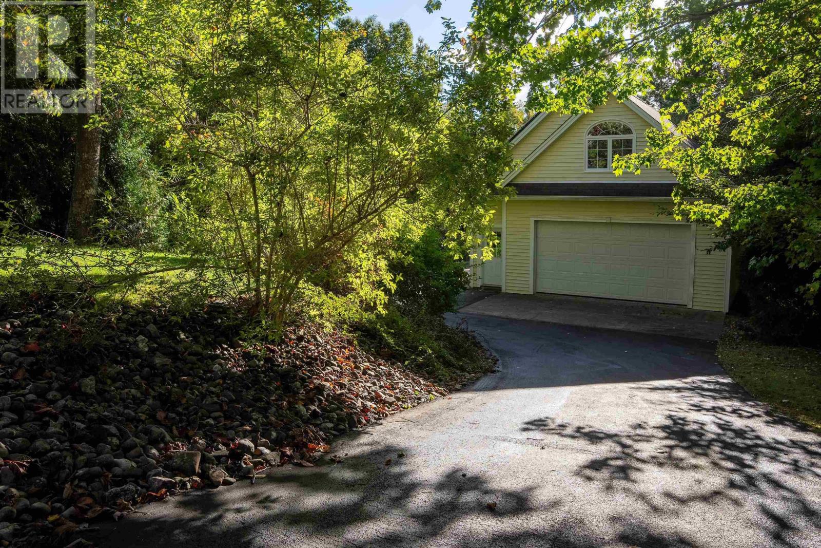 24 Nottingham Drive - 44