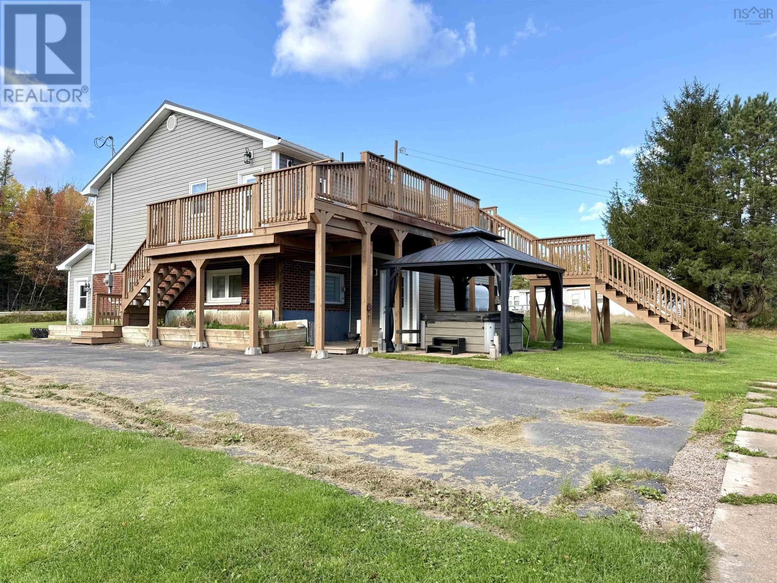 636 Macdonald Road - 3
