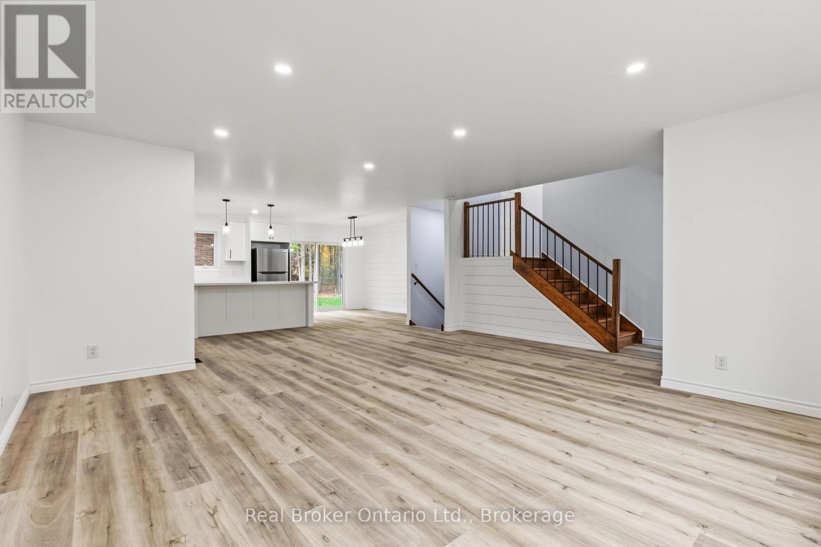 155 CANROBERT STREET - 15