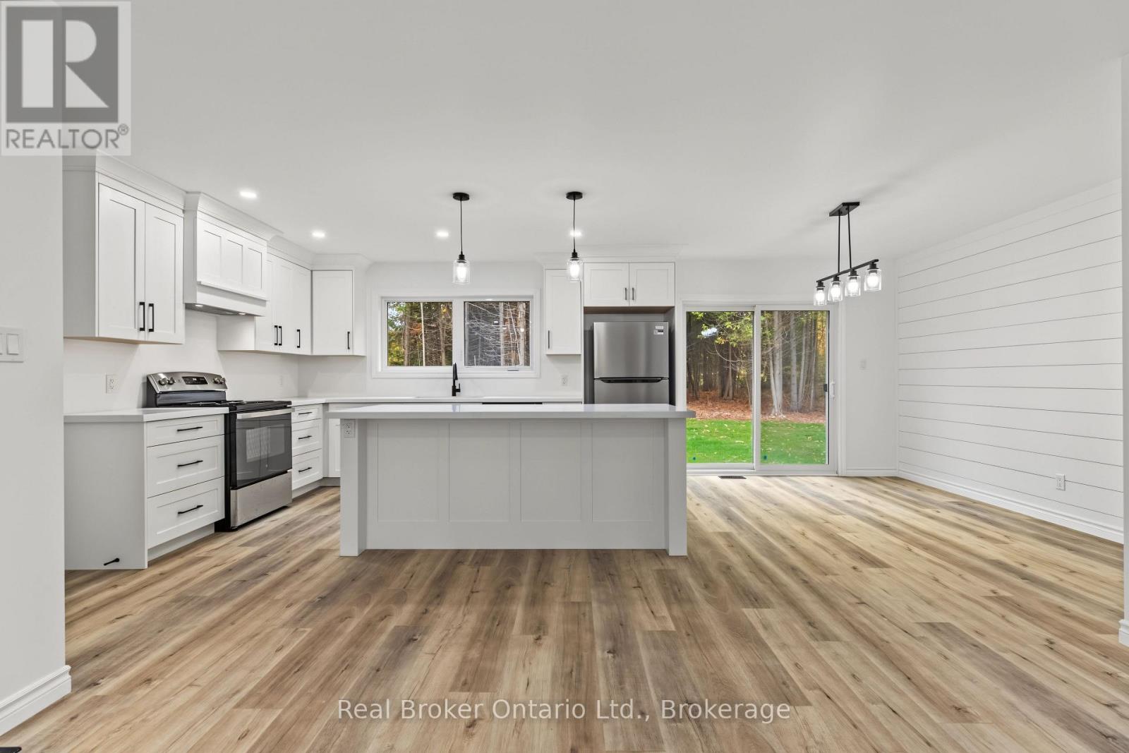 155 CANROBERT STREET - 16