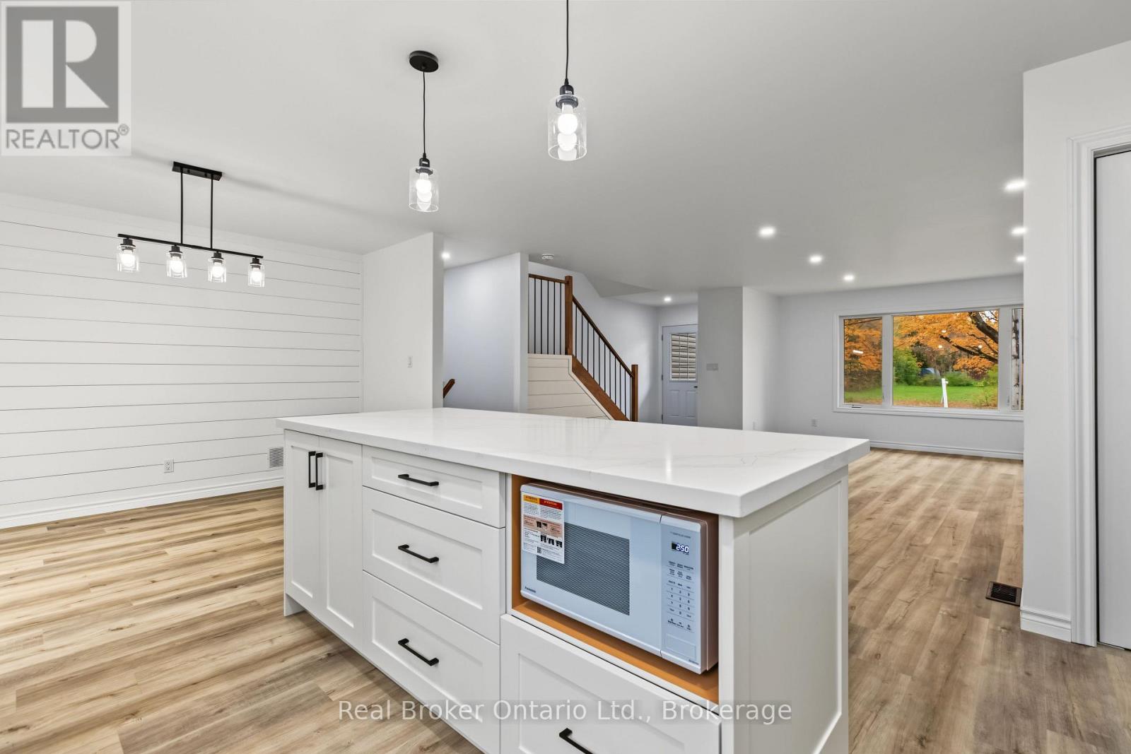 155 CANROBERT STREET - 21
