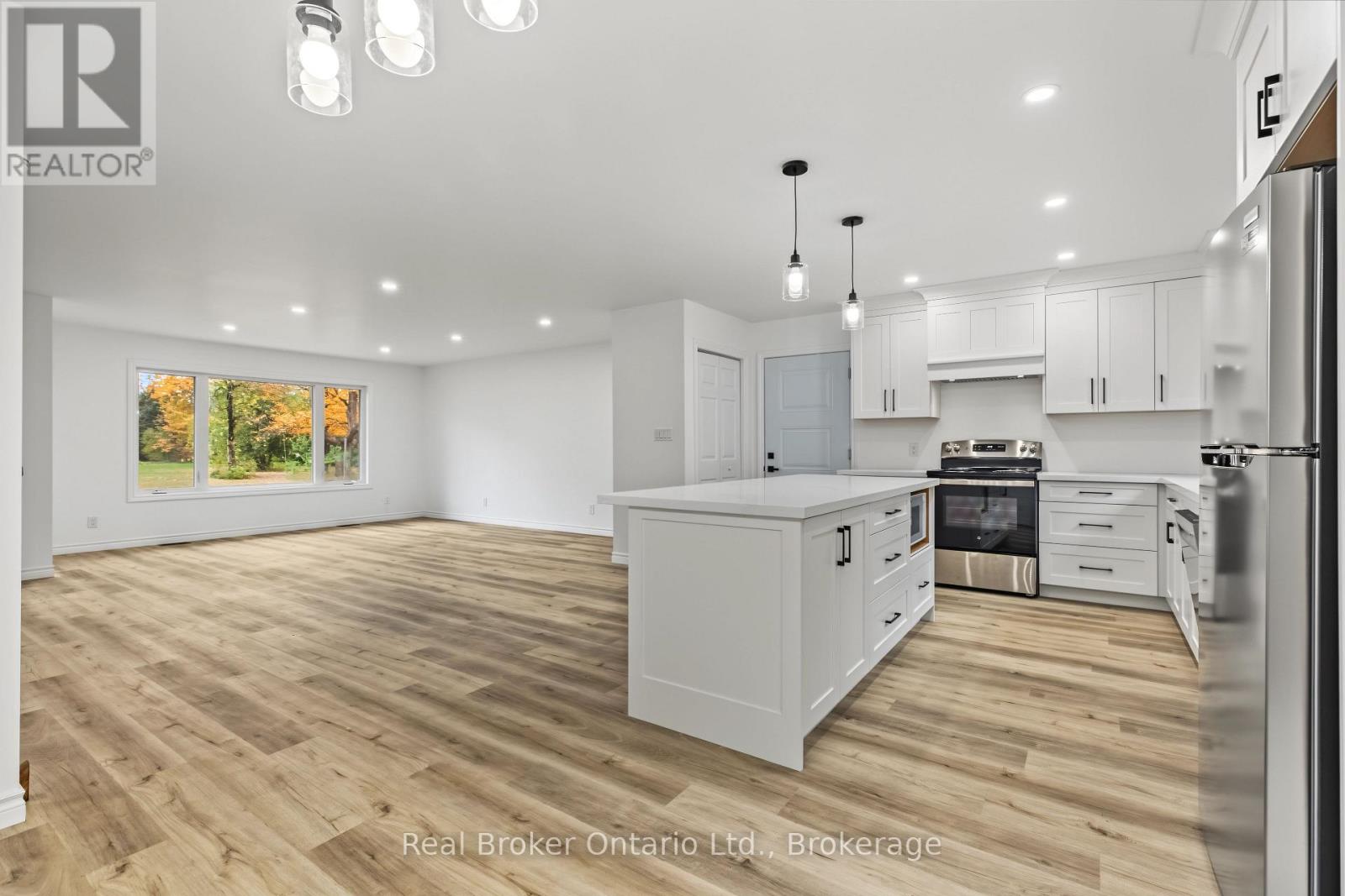 155 CANROBERT STREET - 25