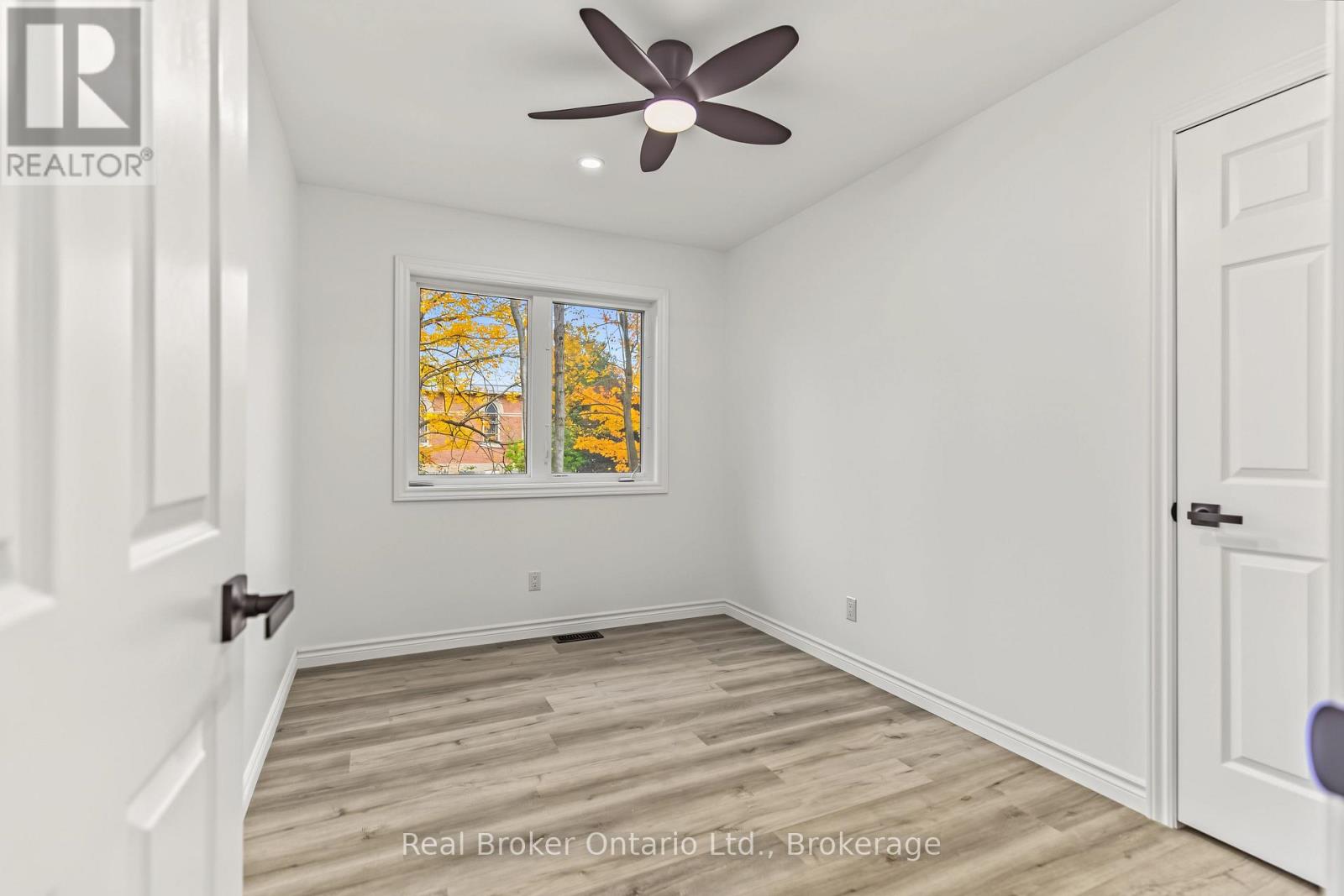 155 CANROBERT STREET - 33